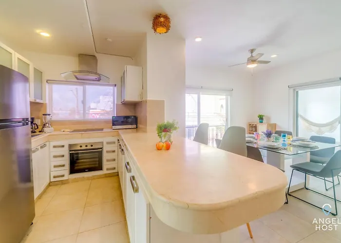 Walk To 5th Ave & - Pools, Balcony & Parking * Playa del Carmen
