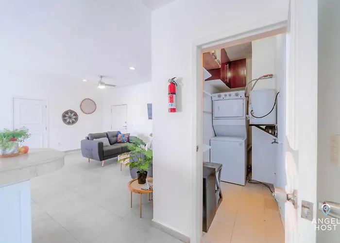 Apartamento Walk To 5th Ave & - Pools, Balcony & Parking *