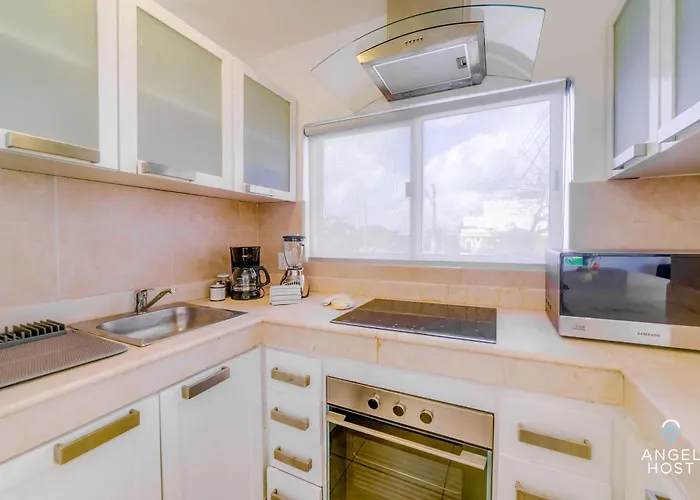 Apartamento Walk To 5th Ave & - Pools, Balcony & Parking *