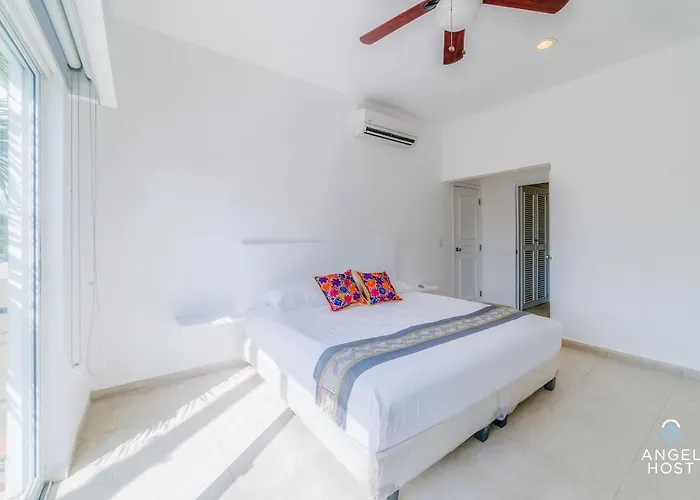 Apartamento Walk To 5th Ave & - Pools, Balcony & Parking