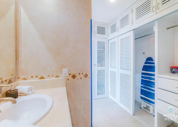 Apartamento Walk To 5th Ave & - Pools, Balcony & Parking