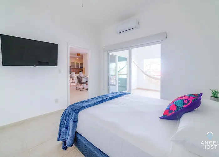 Walk To 5th Ave & - Pools, Balcony & Parking Playa del Carmen
